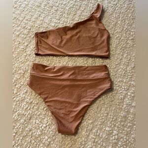 NWT Kittenish One Shoulder Bikini